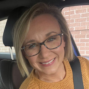 Meet your Posher, Holly